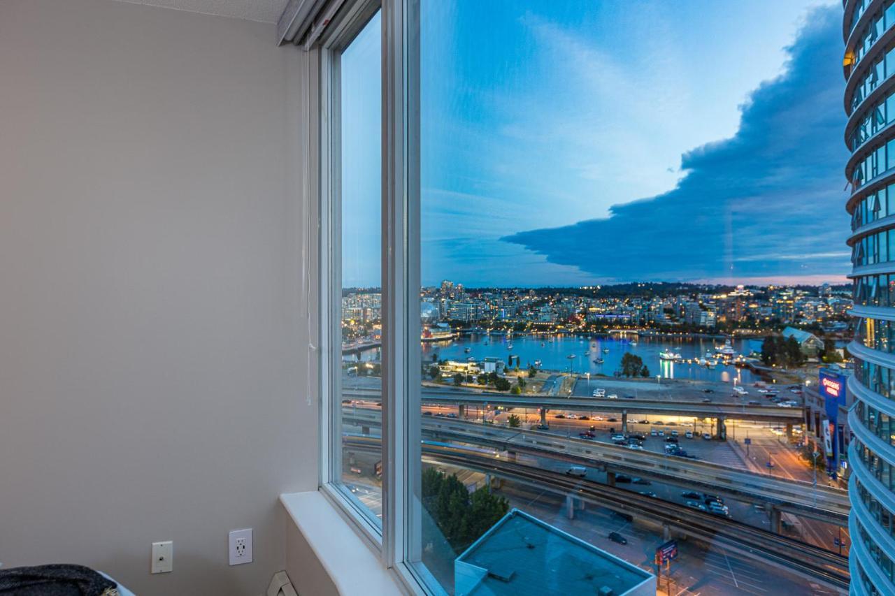 Condo In Downtown Vancouver - Near Rogers Arena Екстериор снимка